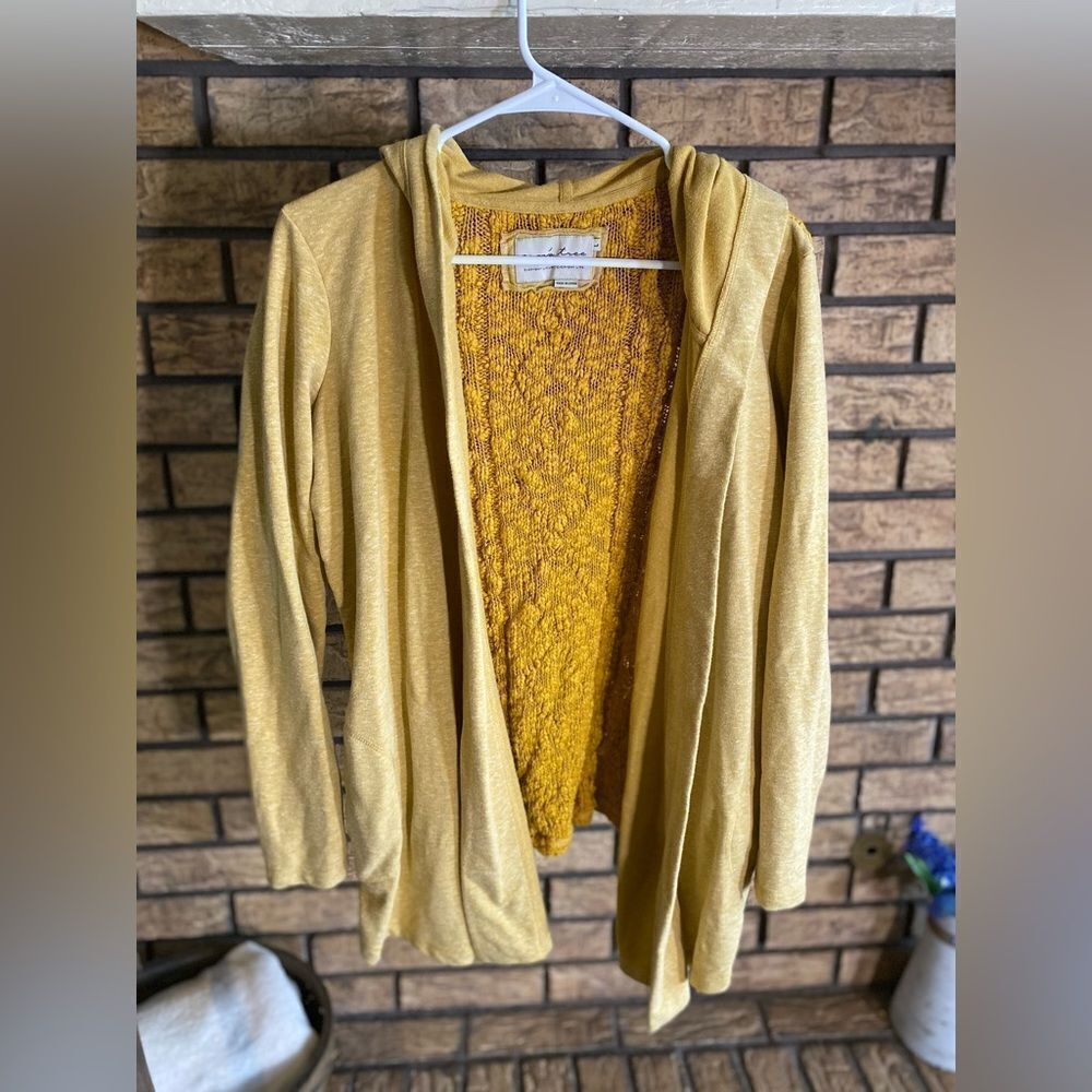 Evys tree yellow cardigan